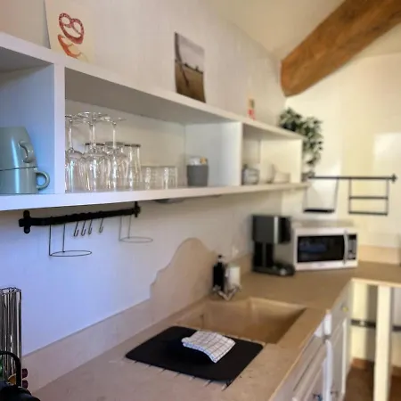 Casa vacanze Petite Maison De Charme Au Bord De La Piscine *