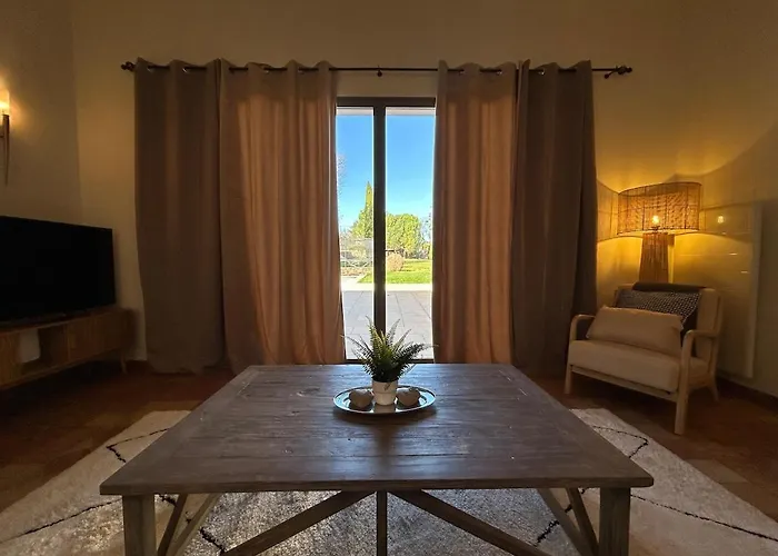 Petite Maison De Charme Au Bord De La Piscine Casa vacanze Saint-Quentin-la-Poterie