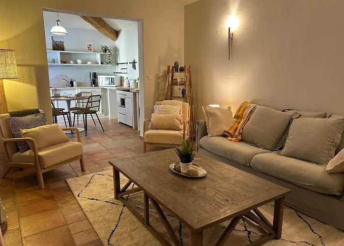 Petite Maison De Charme Au Bord De La Piscine Saint-Quentin-la-Poterie