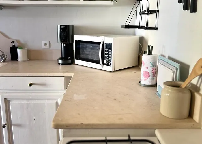 Petite Maison De Charme Au Bord De La Piscine * Saint-Quentin-la-Poterie
