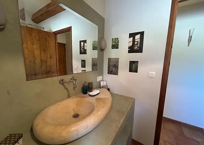 Casa vacanze Petite Maison De Charme Au Bord De La Piscine Saint-Quentin-la-Poterie