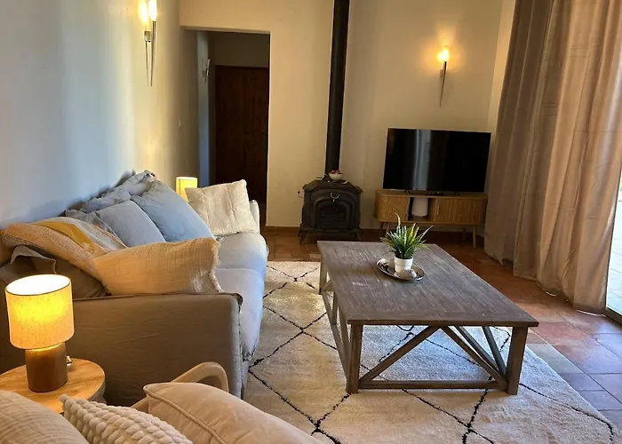 Petite Maison De Charme Au Bord De La Piscine Feriehus