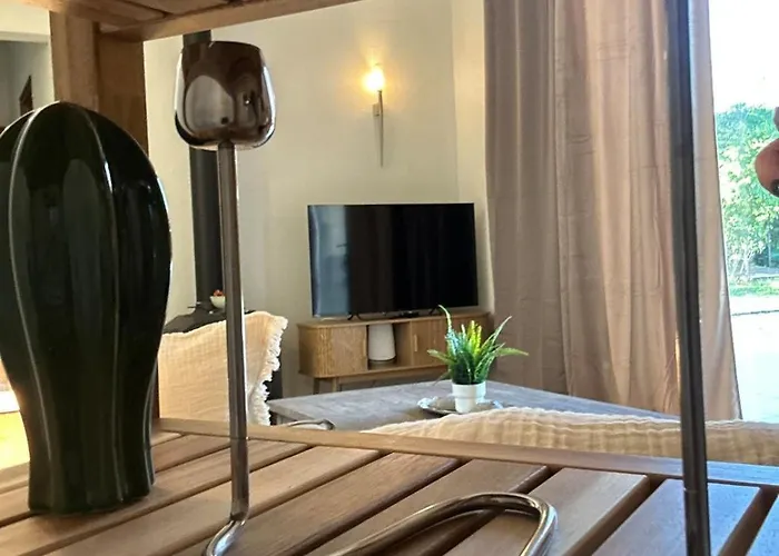 Petite Maison De Charme Au Bord De La Piscine *